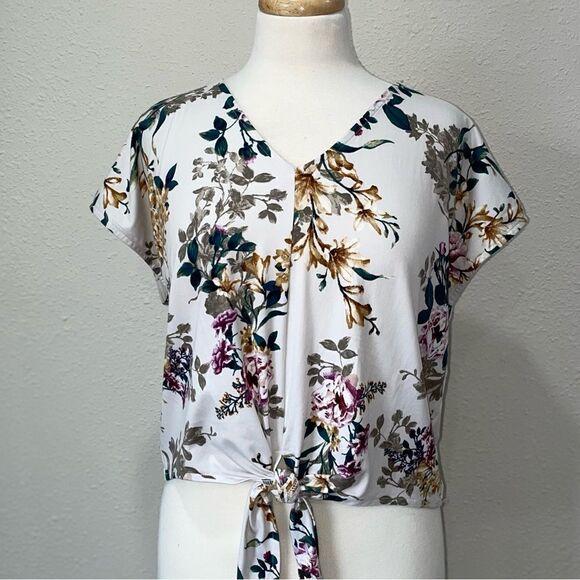 Hem & Thread Floral Waist Length Top Medium - Picture 1 of 6